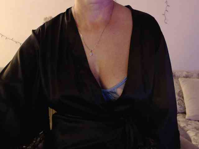 goodSnowQueen webcam