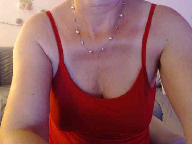 goodSnowQueen webcam