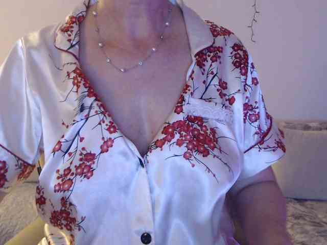 goodSnowQueen webcam