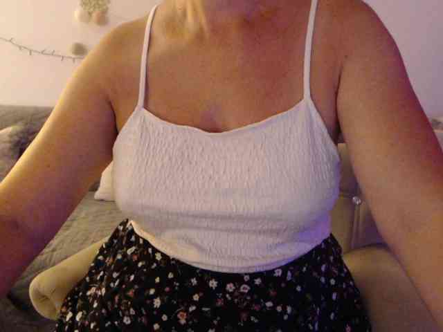 goodSnowQueen webcam