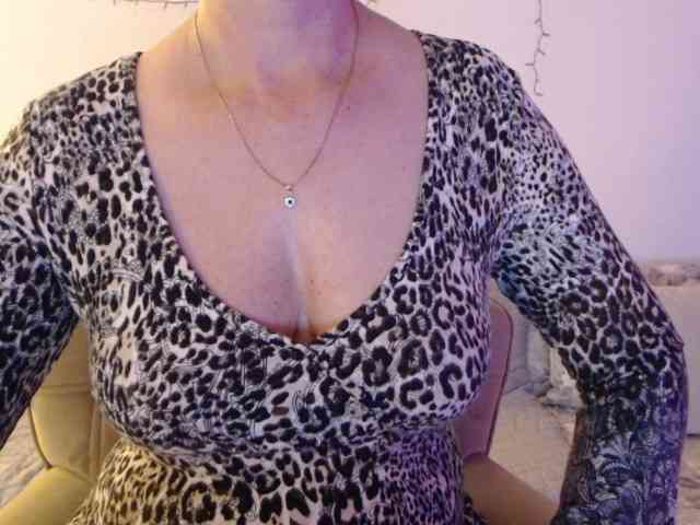 goodSnowQueen webcam