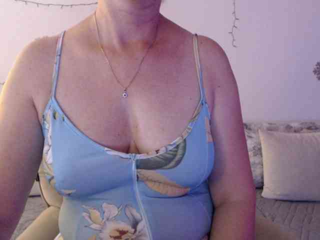 goodSnowQueen webcam