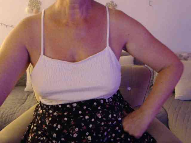 goodSnowQueen webcam