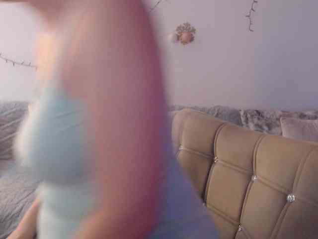 goodSnowQueen webcam