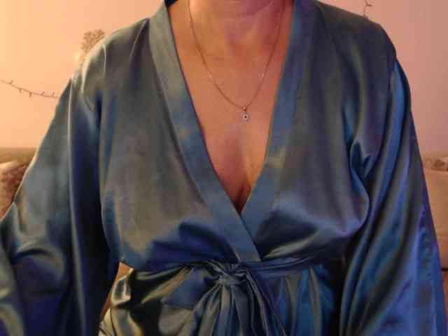 goodSnowQueen webcam