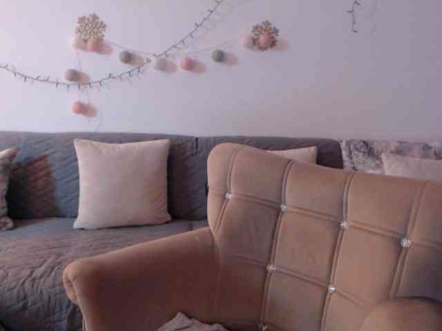 goodSnowQueen webcam
