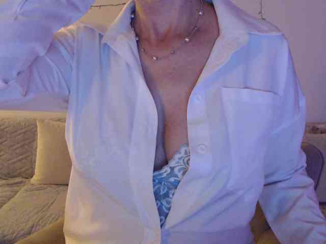 goodSnowQueen webcam