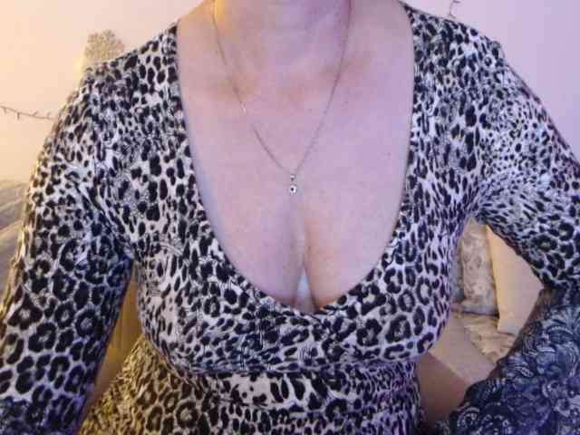goodSnowQueen webcam