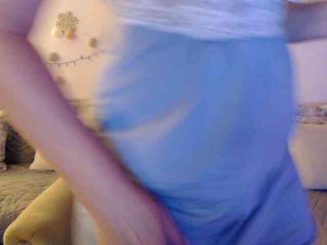 goodSnowQueen webcam