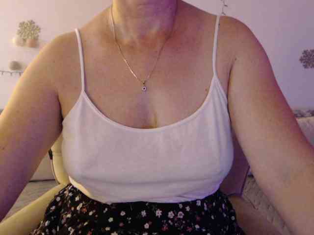 goodSnowQueen webcam