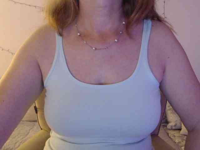 goodSnowQueen webcam