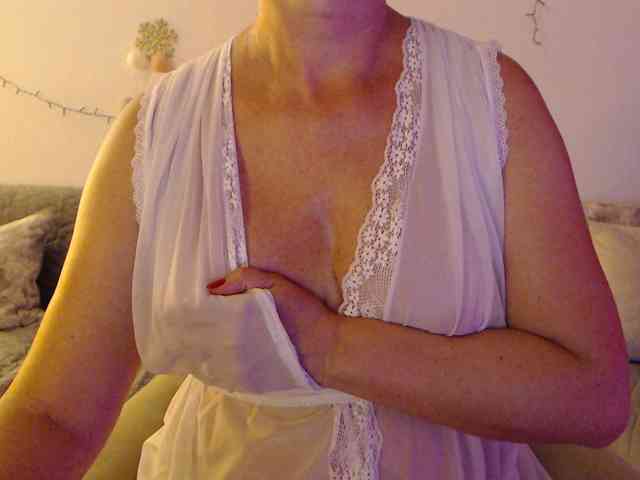 goodSnowQueen webcam