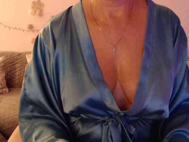 goodSnowQueen webcam