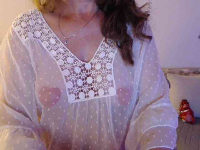 goodSnowQueen webcam