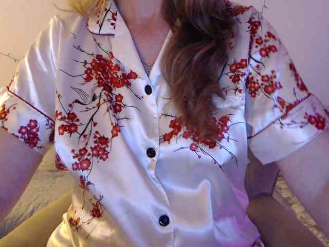goodSnowQueen webcam