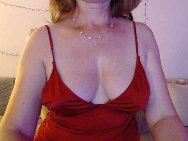 goodSnowQueen webcam