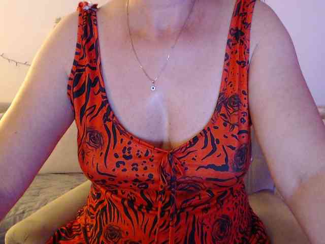 goodSnowQueen webcam