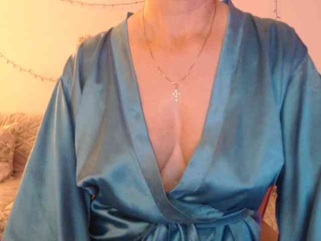 goodSnowQueen webcam