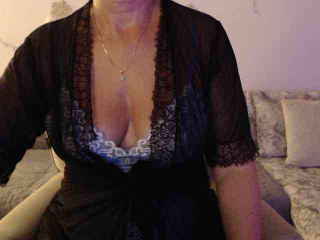 goodSnowQueen webcam