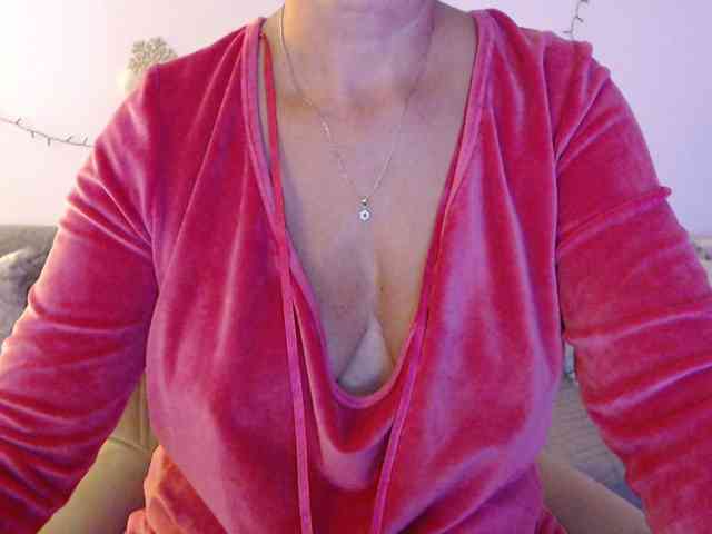 goodSnowQueen webcam
