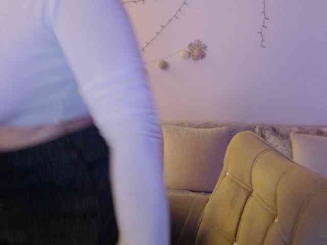 goodSnowQueen webcam