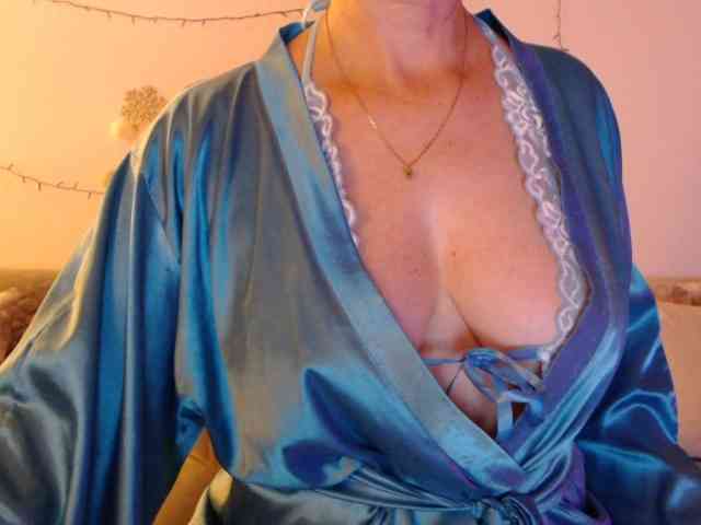 goodSnowQueen webcam