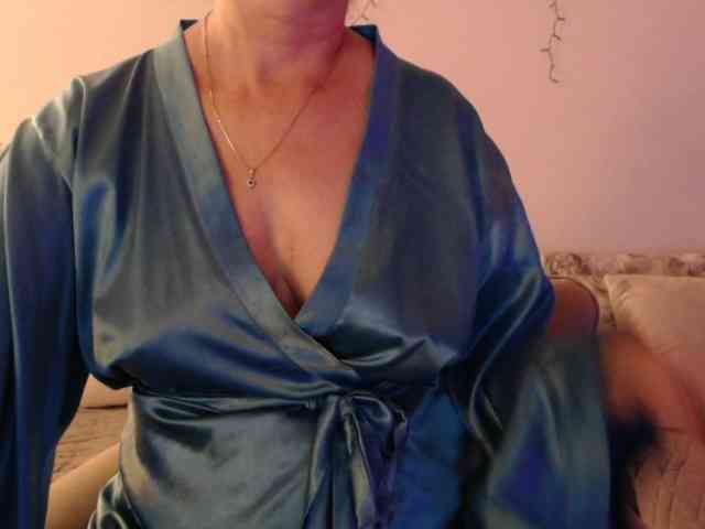 goodSnowQueen webcam
