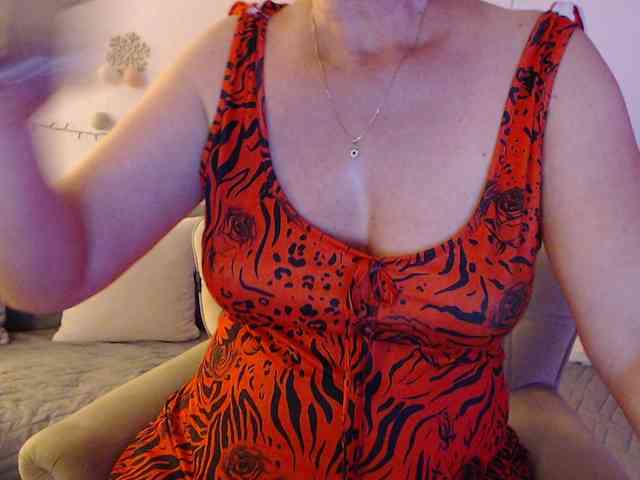 goodSnowQueen webcam
