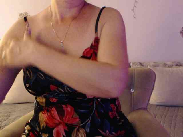 goodSnowQueen webcam