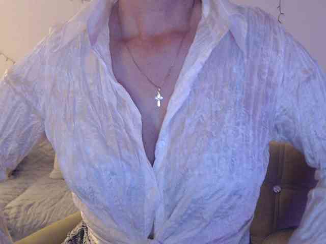 goodSnowQueen webcam