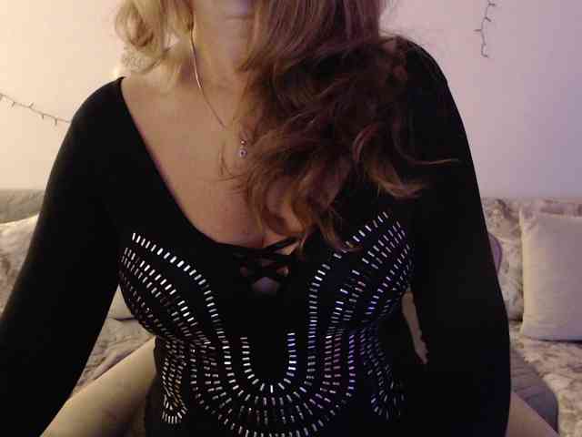 goodSnowQueen webcam