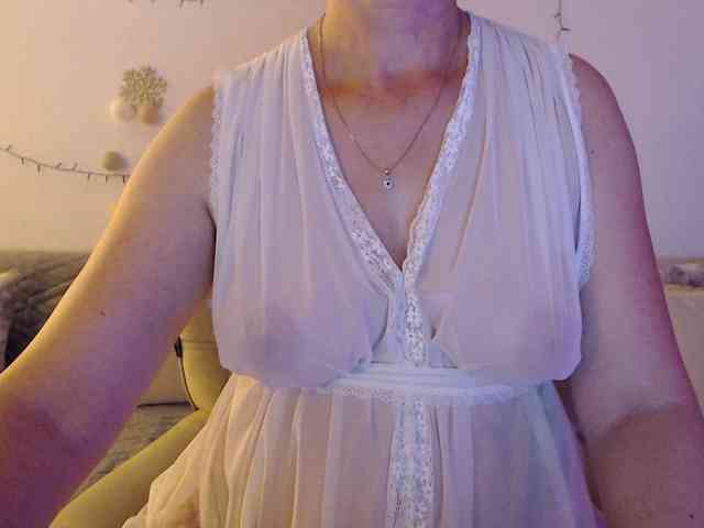 goodSnowQueen webcam