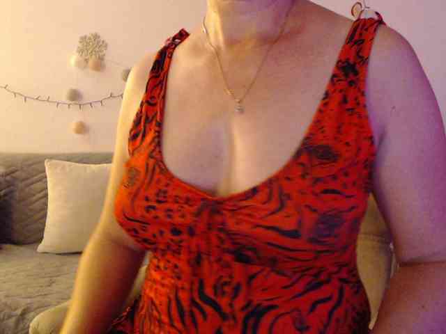 goodSnowQueen webcam