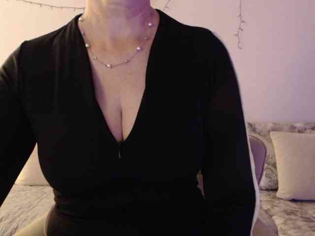 goodSnowQueen webcam