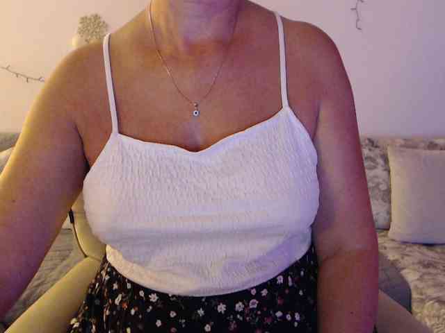 goodSnowQueen webcam