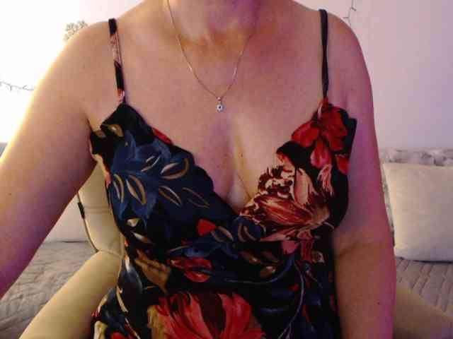 goodSnowQueen webcam