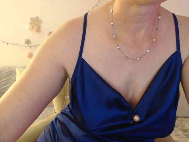 goodSnowQueen webcam