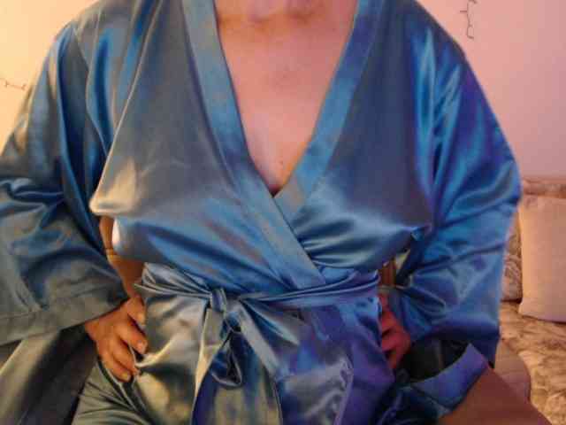 goodSnowQueen webcam