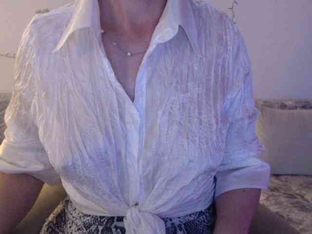 goodSnowQueen webcam