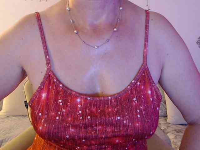 goodSnowQueen webcam