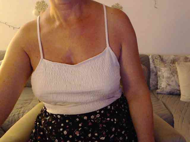 goodSnowQueen webcam