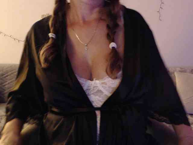 goodSnowQueen webcam