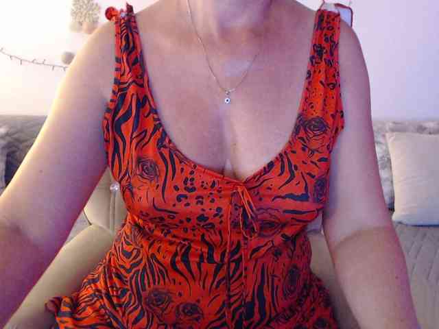 goodSnowQueen Live Webcam on BongaCams