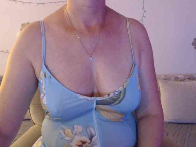 goodSnowQueen webcam