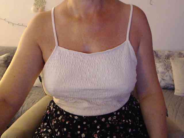 goodSnowQueen webcam