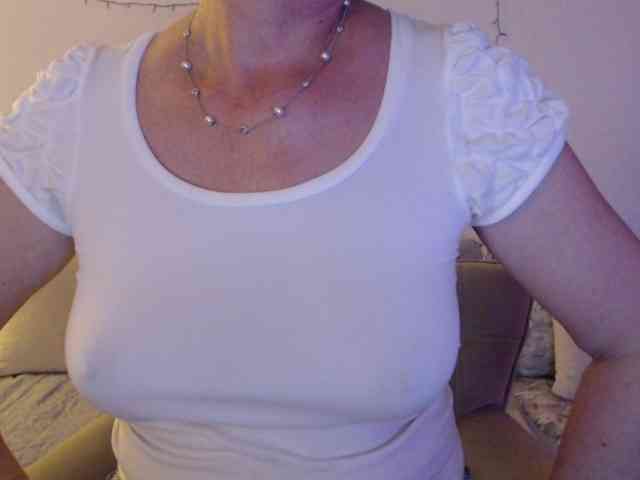 goodSnowQueen webcam