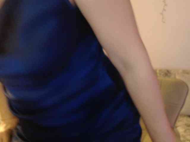 goodSnowQueen webcam