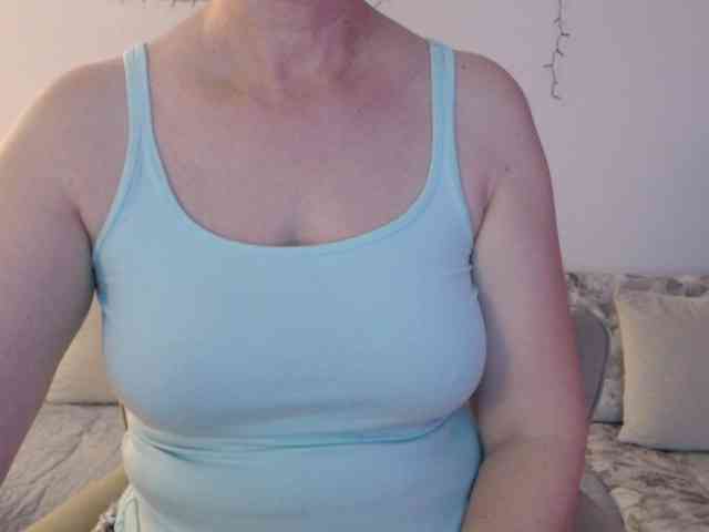 goodSnowQueen webcam