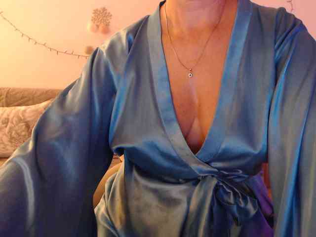 goodSnowQueen webcam