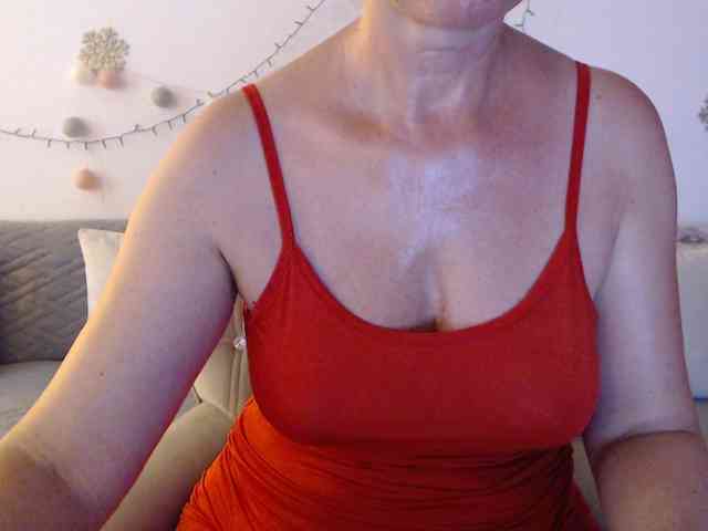 goodSnowQueen webcam
